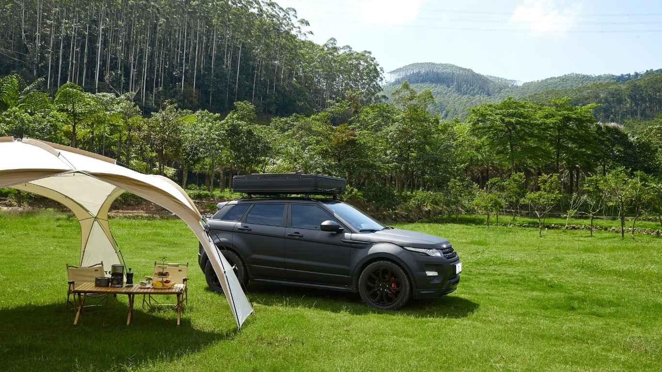 La tente de toit rigide ST09PRO est parfaite pour toutes les saisons